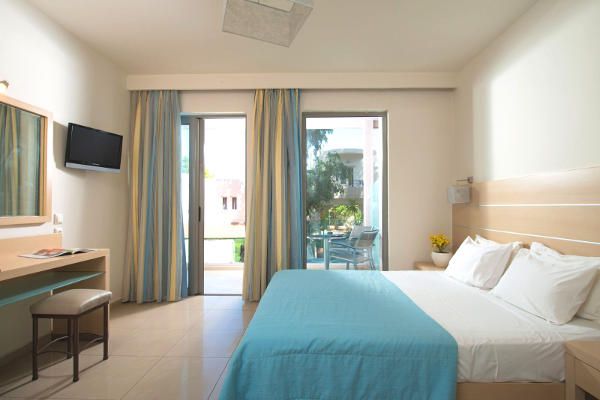 Corissia Beach  CRETA Air Tour Travel 